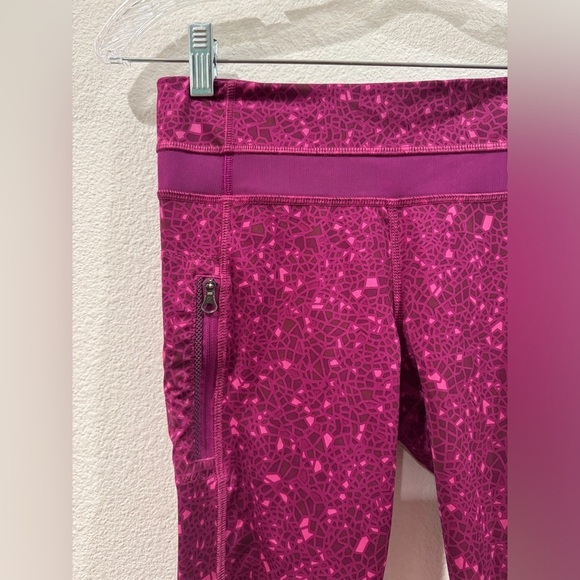 Lululemon Athletica Inspire Tight II Geo Regal Plum Ankle Cropped Leggings 4 - Picture 2 of 16